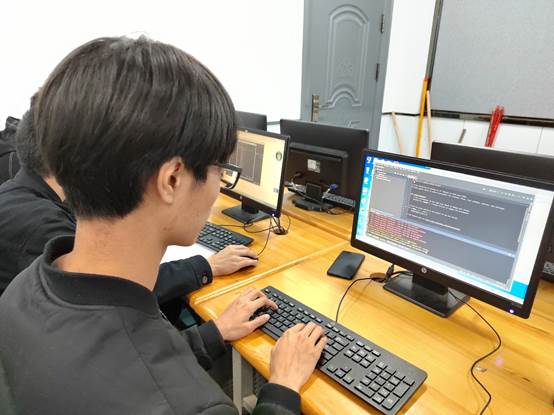 軟件學(xué)院舉辦職業(yè)院校技能競賽“Python應(yīng)用開發(fā)”賽項(xiàng)校內(nèi)選拔賽，助推軟件開發(fā)及技術(shù)推廣